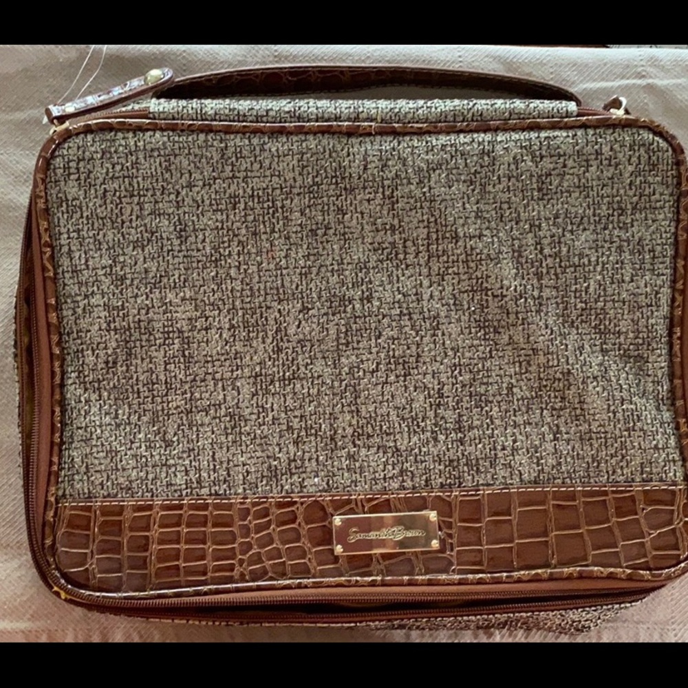 Samantha Brown travel Embossed Jewelry Organizer